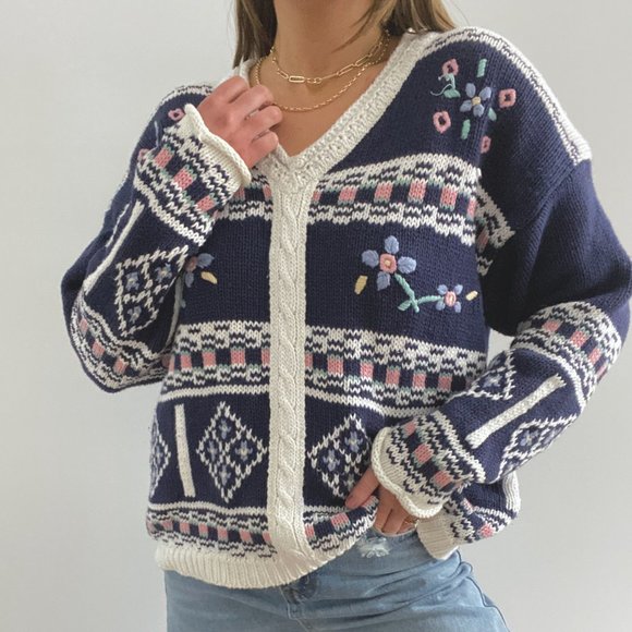 Vintage Cottage Core Oversized Floral Sweater - Picture 5 of 7